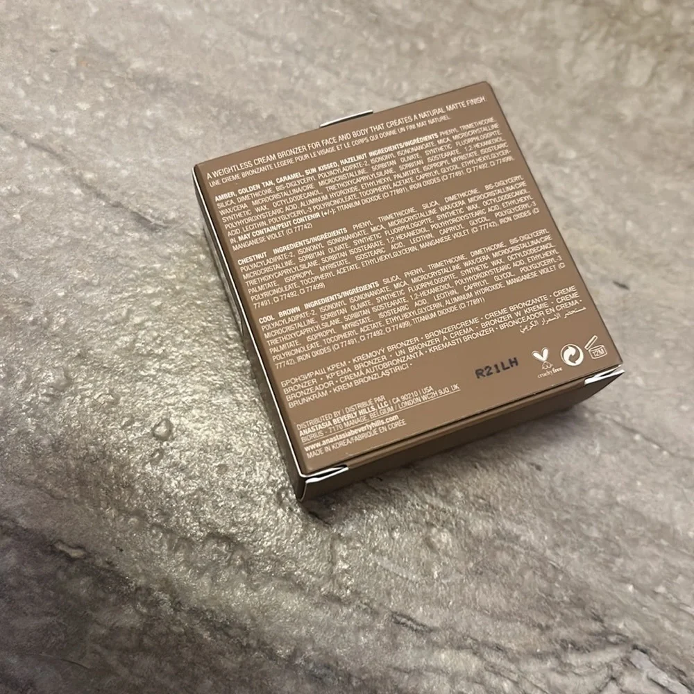 Anastasia Beverly Hills brand new